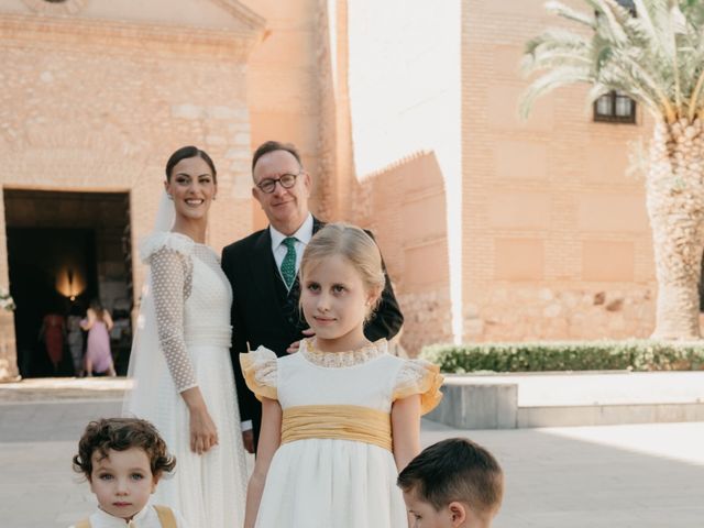 La boda de Rubén y Sole en Caracuel De Calatrava, Ciudad Real 42