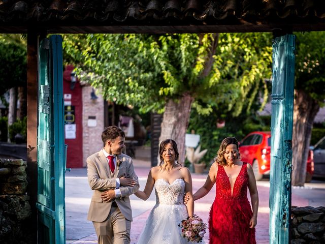 La boda de Héctor y Jennifer en Saelices, Cuenca 24