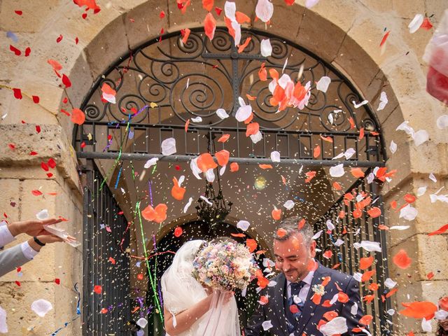 La boda de Israel y Esther en Carrizo De La Ribera, León 23