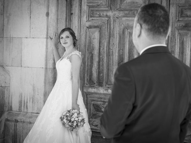 La boda de Israel y Esther en Carrizo De La Ribera, León 28