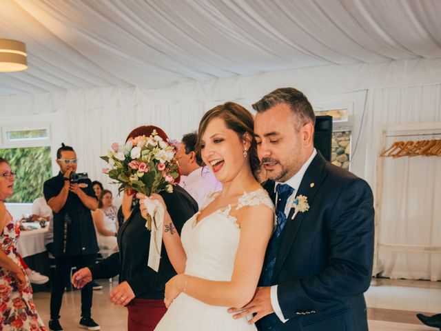 La boda de Israel y Esther en Carrizo De La Ribera, León 57