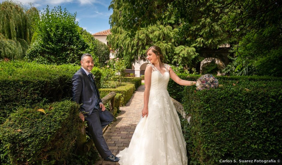 La boda de Israel y Esther en Carrizo De La Ribera, León