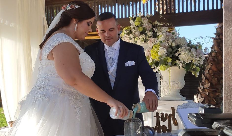 La boda de Juan Carlos y Ángela en Torre Del Mar, Málaga