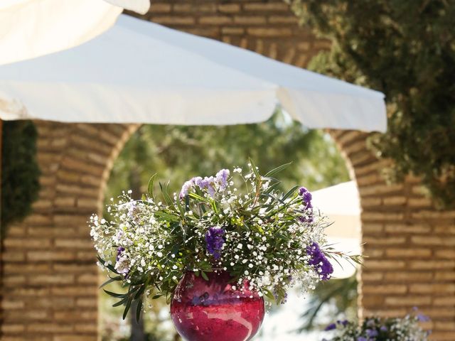 La boda de Santi y Toñi en Sanlucar La Mayor, Sevilla 16