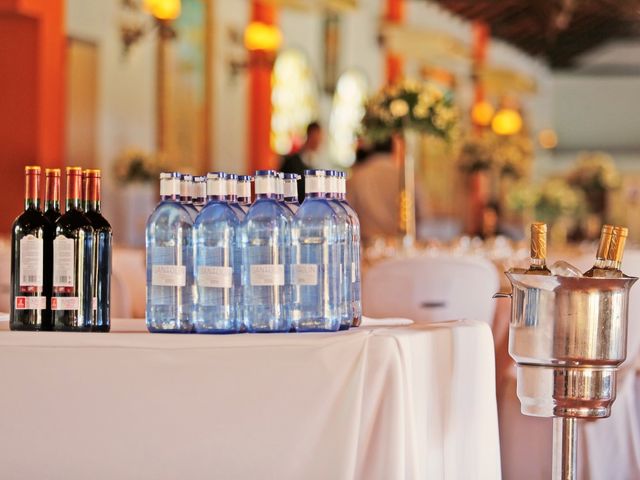 La boda de Santi y Toñi en Sanlucar La Mayor, Sevilla 24