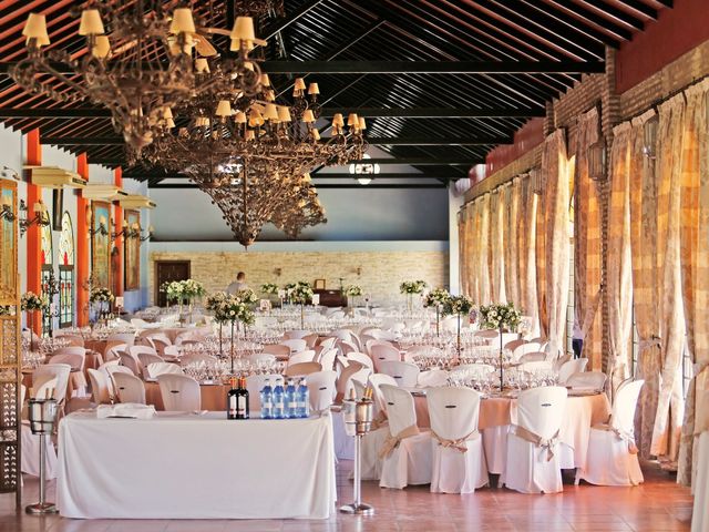 La boda de Santi y Toñi en Sanlucar La Mayor, Sevilla 25