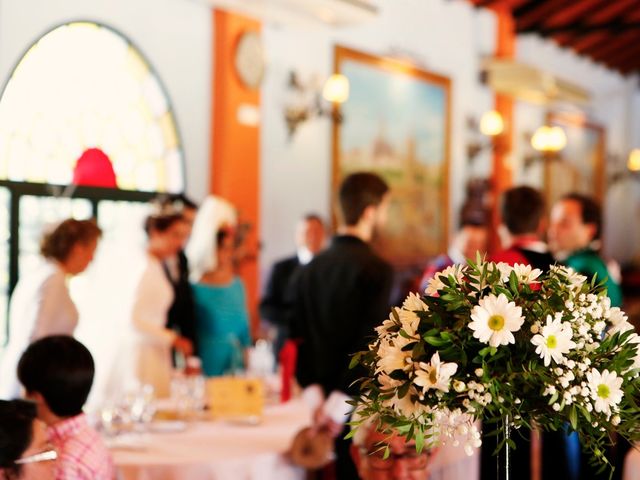 La boda de Santi y Toñi en Sanlucar La Mayor, Sevilla 57