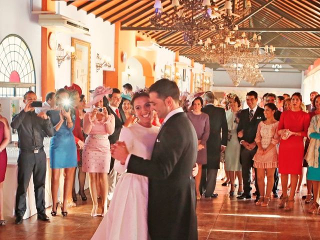 La boda de Santi y Toñi en Sanlucar La Mayor, Sevilla 71