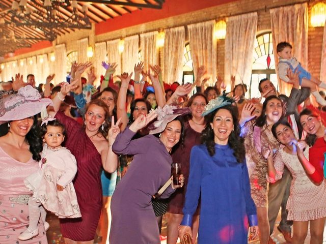 La boda de Santi y Toñi en Sanlucar La Mayor, Sevilla 74