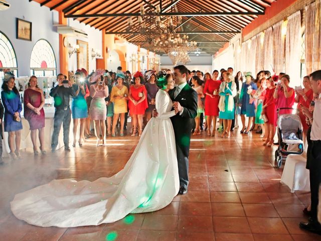 La boda de Santi y Toñi en Sanlucar La Mayor, Sevilla 77