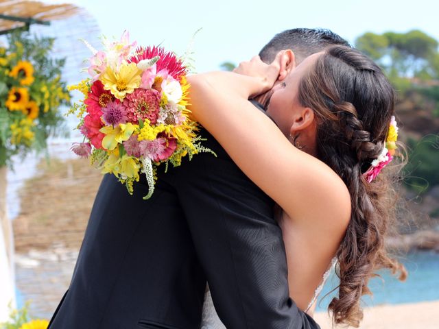 La boda de Joaquín  y Mireia en Platja De Sa Riera, Girona 2