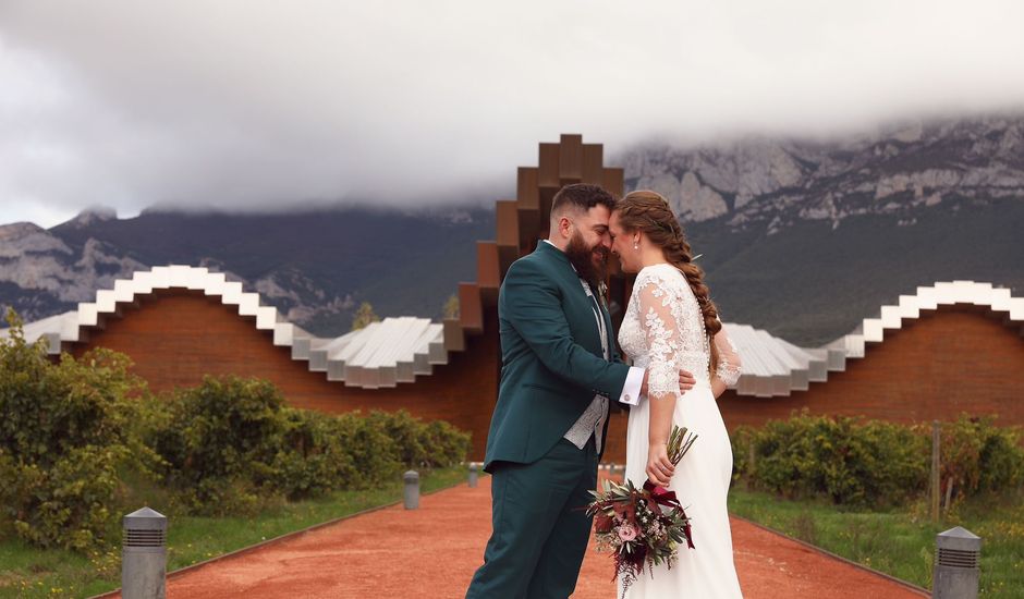 La boda de Carlos y Ioana en Laguardia, Álava