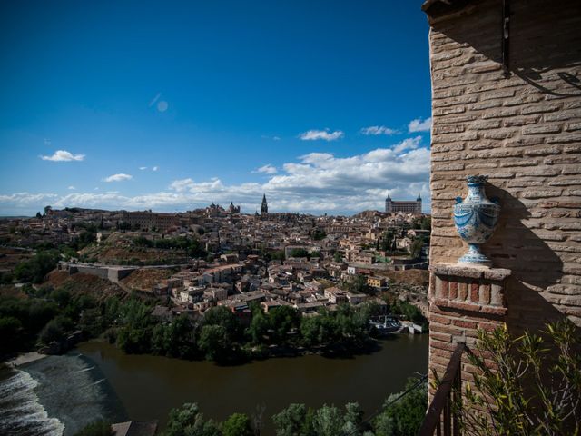La boda de Héctor y Pamela en Toledo, Toledo 31