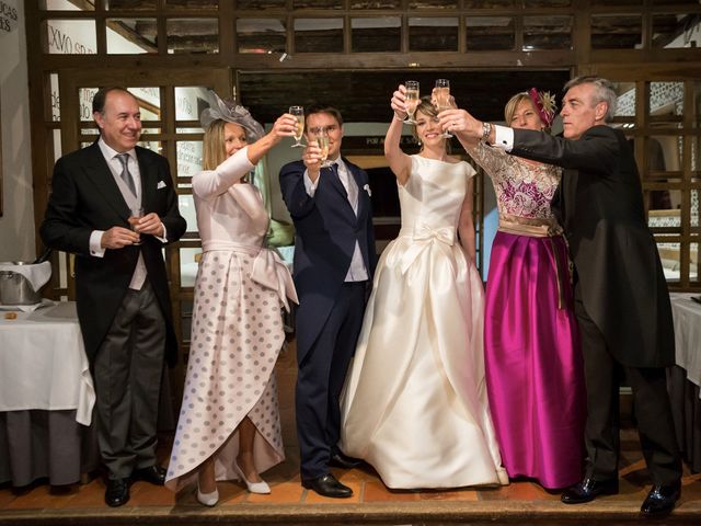 La boda de Miguel Ángel y Estela en Torrecaballeros, Segovia 36