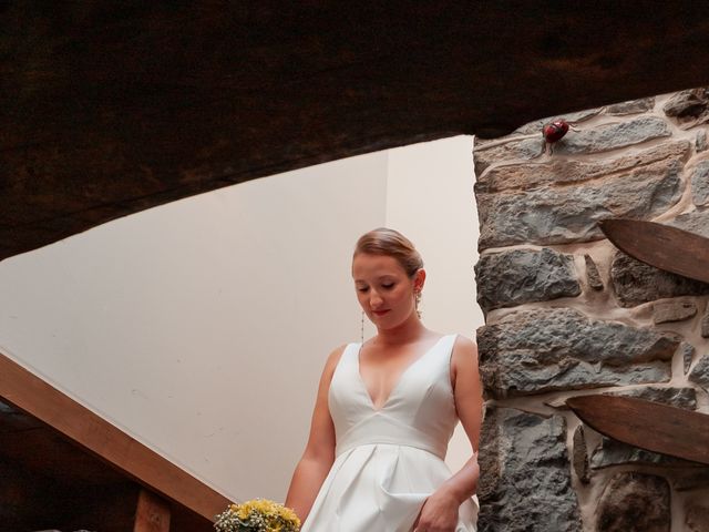 La boda de Andrés y Asha en Serrapio, Asturias 24