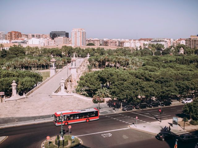 La boda de Vicente y Amparo en Valencia, Valencia 32