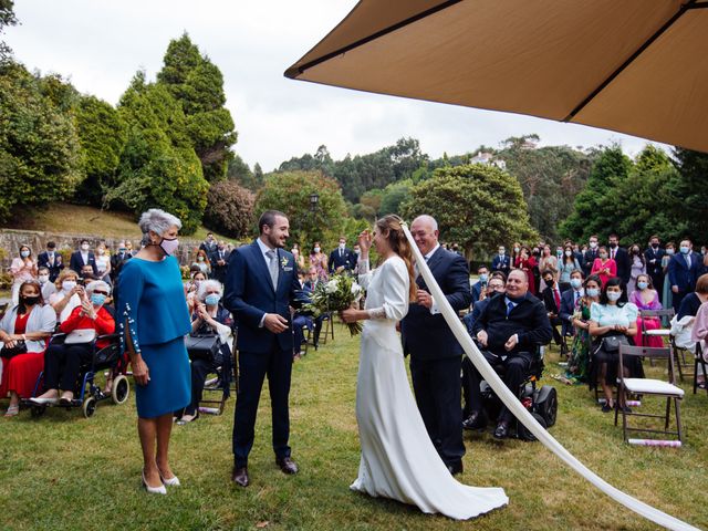 La boda de Iris y Alejandro en Gijón, Asturias 49