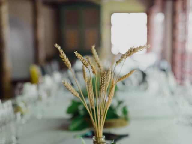 La boda de Rober y Itziar en Torrecaballeros, Segovia 17