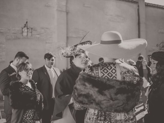 La boda de Enrique y Marina en Villanueva Del Ariscal, Sevilla 13