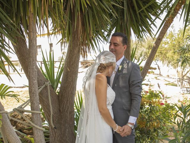 La boda de José Antonio y María Isabel en Puerto Serrano, Cádiz 16