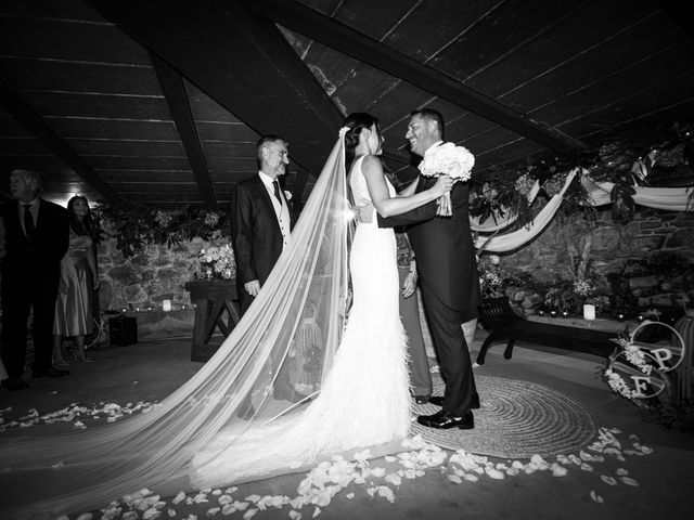 La boda de Fidel y Patricia en Tomiño, Pontevedra 24