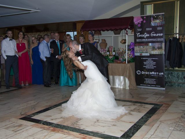 La boda de Julián y Belén en Latores, Asturias 20