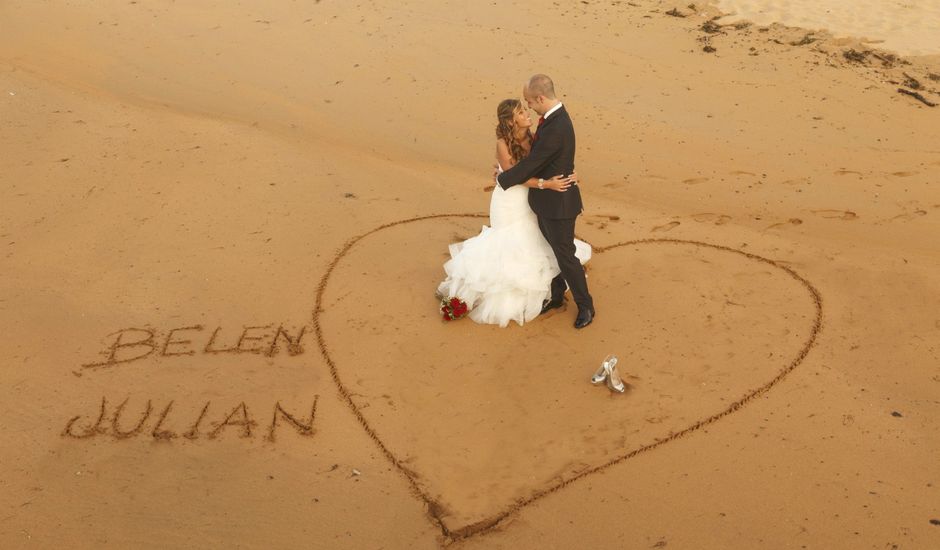 La boda de Julián y Belén en Latores, Asturias