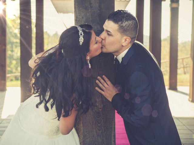 La boda de Toni y Laura en Terrassa, Barcelona 32