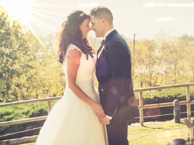 La boda de Toni y Laura en Terrassa, Barcelona 33