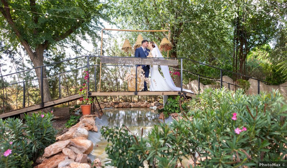 La boda de Laura y Tomás en Valdepeñas, Ciudad Real