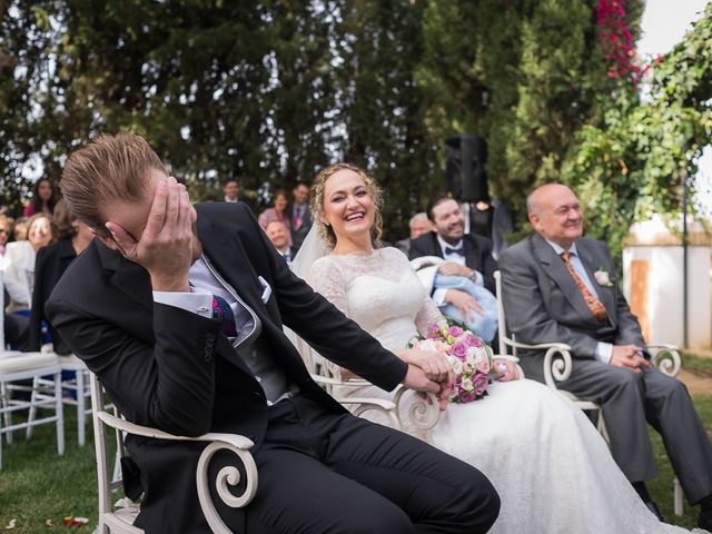 La boda de Teo y Raquel en Fuentes De Andalucia, Sevilla 15