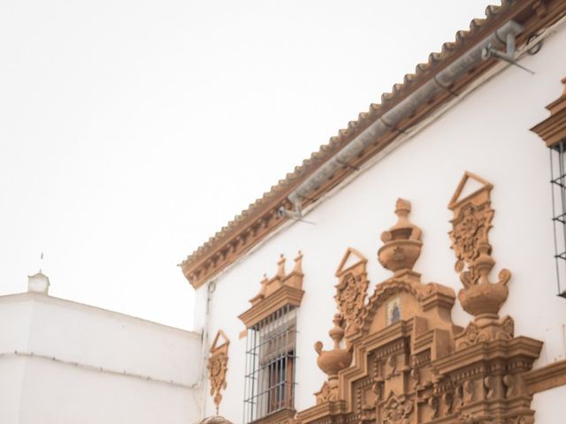 La boda de Teo y Raquel en Fuentes De Andalucia, Sevilla 20