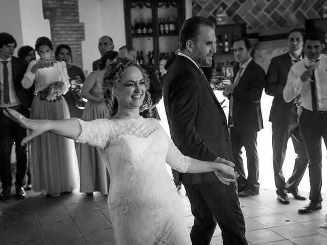 La boda de Teo y Raquel en Fuentes De Andalucia, Sevilla 29