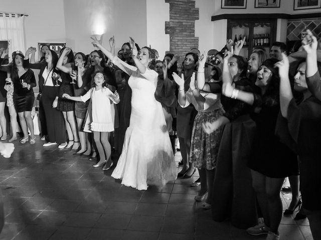 La boda de Teo y Raquel en Fuentes De Andalucia, Sevilla 31