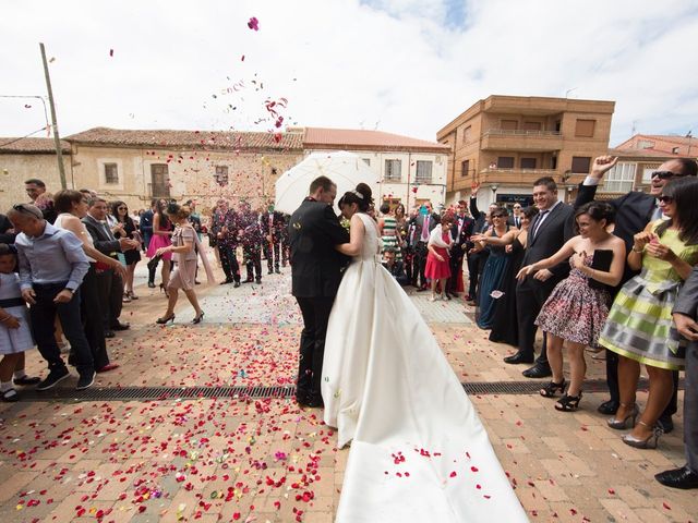 La boda de Rodrigo y Montse en Azadinos, León 22