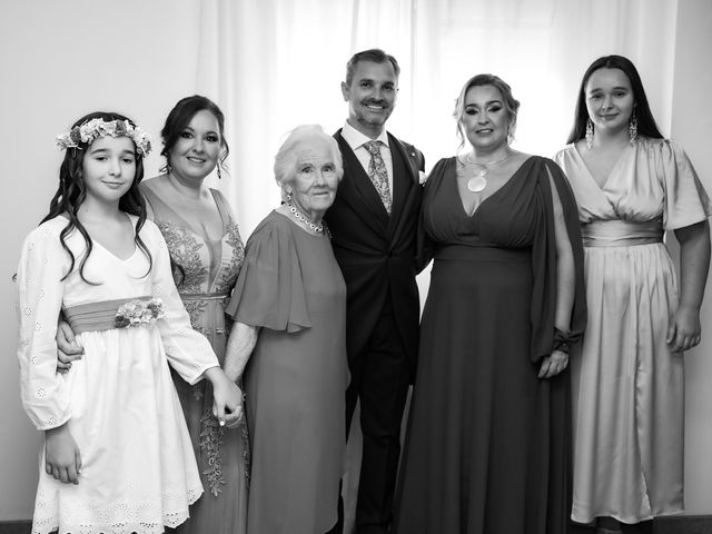 La boda de Jesus y Macarena en Utrera, Sevilla 14