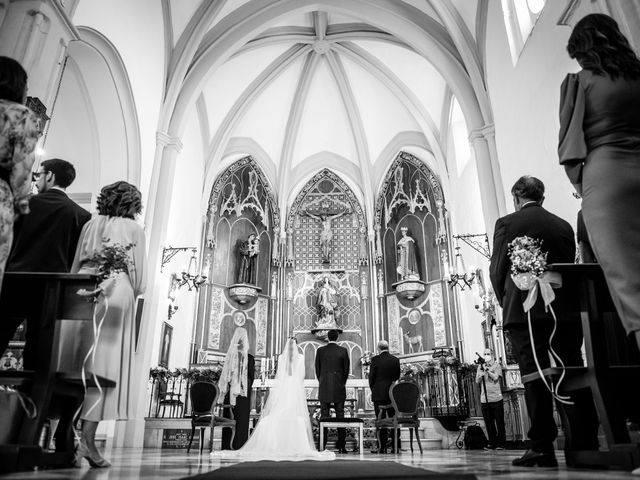 La boda de Victoria y Germán en Granja De Torrehermosa, Badajoz 50