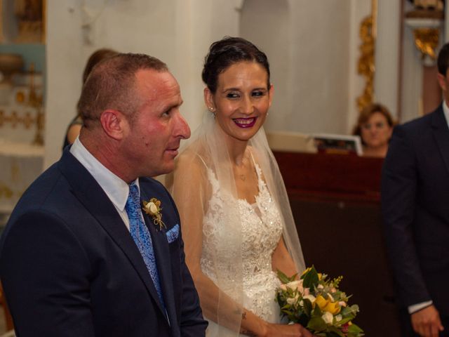 La boda de Oscar y Violeta en La/villajoyosa Vila Joiosa, Alicante 5