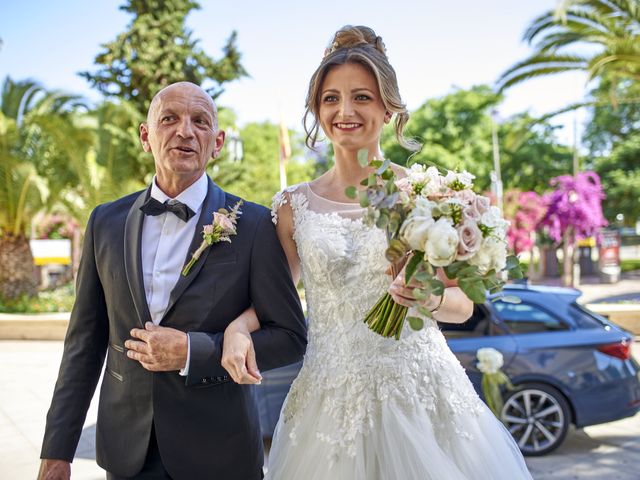 La boda de Cayetano y Orianne en El Raal, Murcia 28