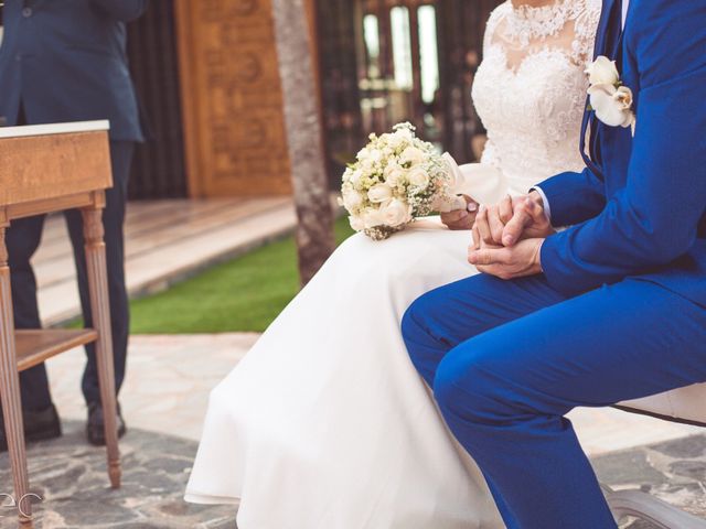 La boda de Flo y Viky en La/villajoyosa Vila Joiosa, Alicante 6