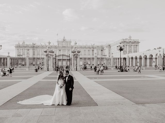 La boda de Hugo y Nabila en Madrid, Madrid 89