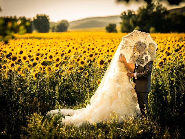 La boda de Javier y Irene en Berlanga De Duero, Soria 18