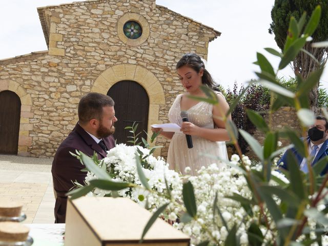 La boda de Carlos y Luciana en La Riera De Gaia, Tarragona 21