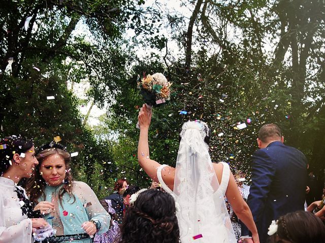 La boda de Gloria y Borja en Valdastillas, Cáceres 65