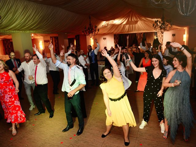 La boda de Gloria y Borja en Valdastillas, Cáceres 112