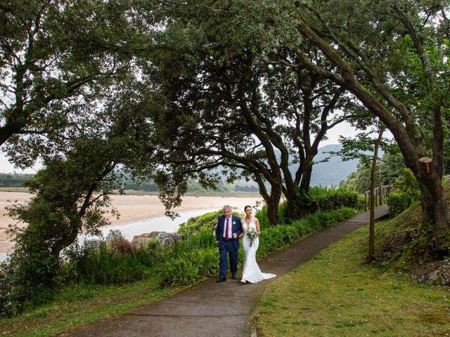 La boda de Virginia y Aritz en Isla, Cantabria 16