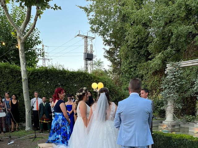 La boda de Marta y Alba en Santiago De Vicalvaro, Madrid 4