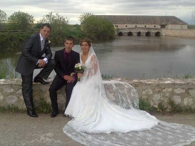 La boda de Miriam y Santi en Fuente El Fresno, Ciudad Real 3