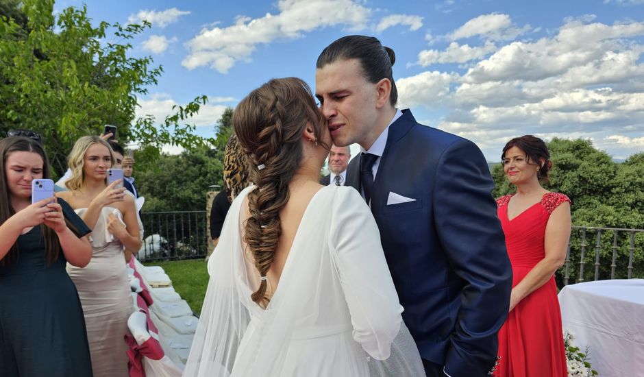 La boda de Santi y Yoli en Mangiron, Madrid