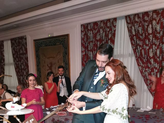 La boda de Ricardo  y Raquel  en León, León 19